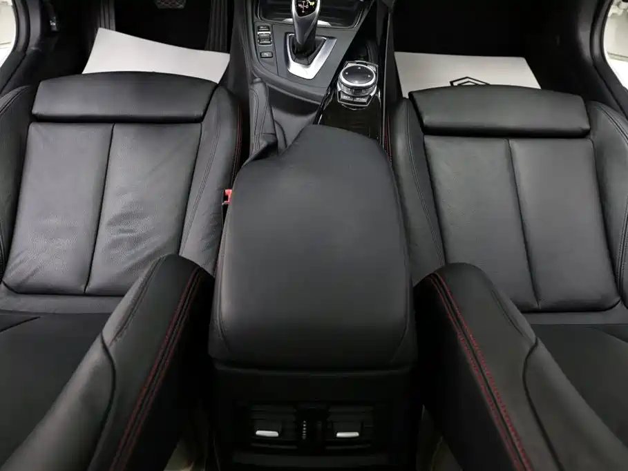 BMW 3 Series 2016 — фото 10