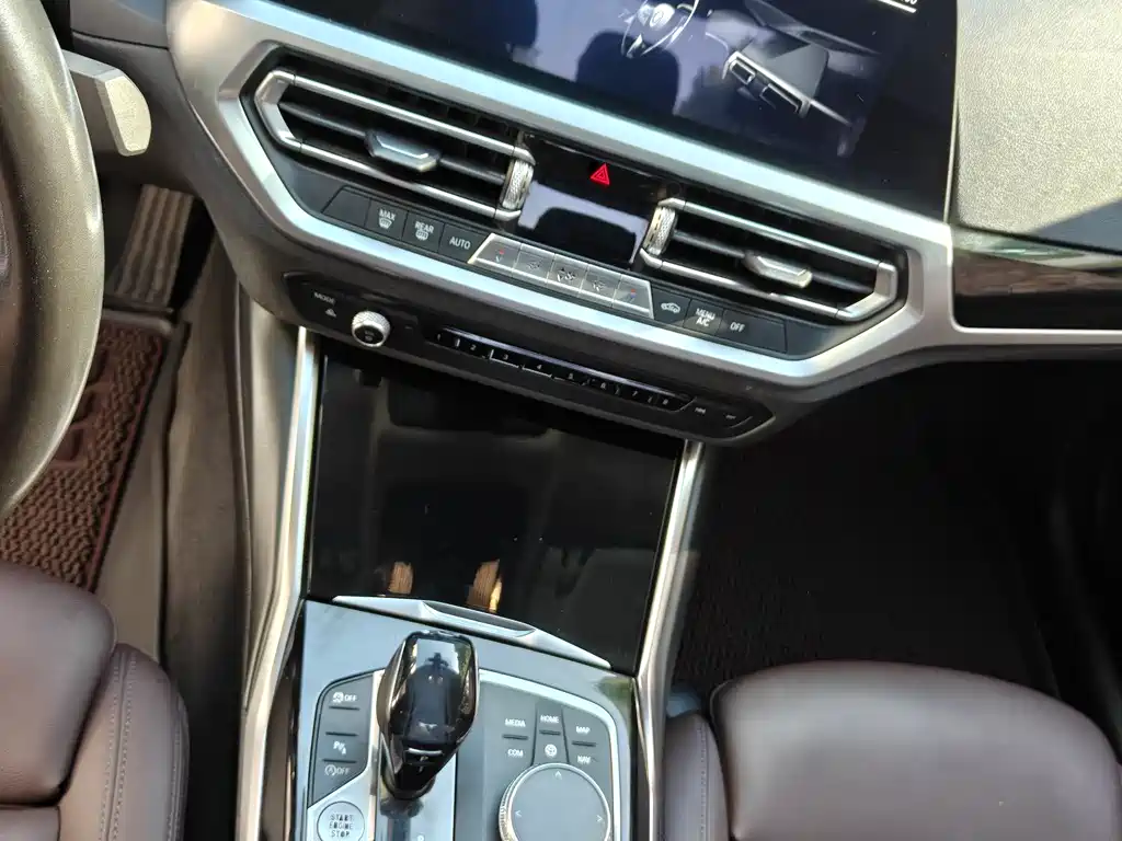 BMW 3 Series 2021 — фото 10
