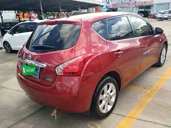 Nissan Tiida 2015