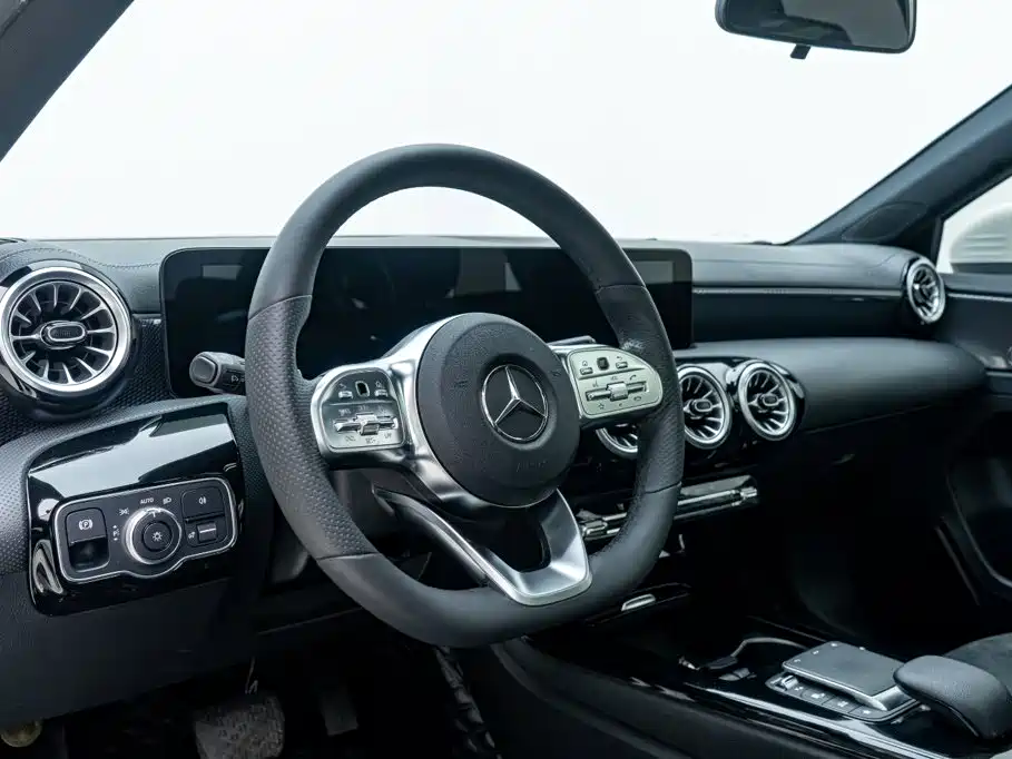 Mercedes-Benz A-Class 2021 — фото 20