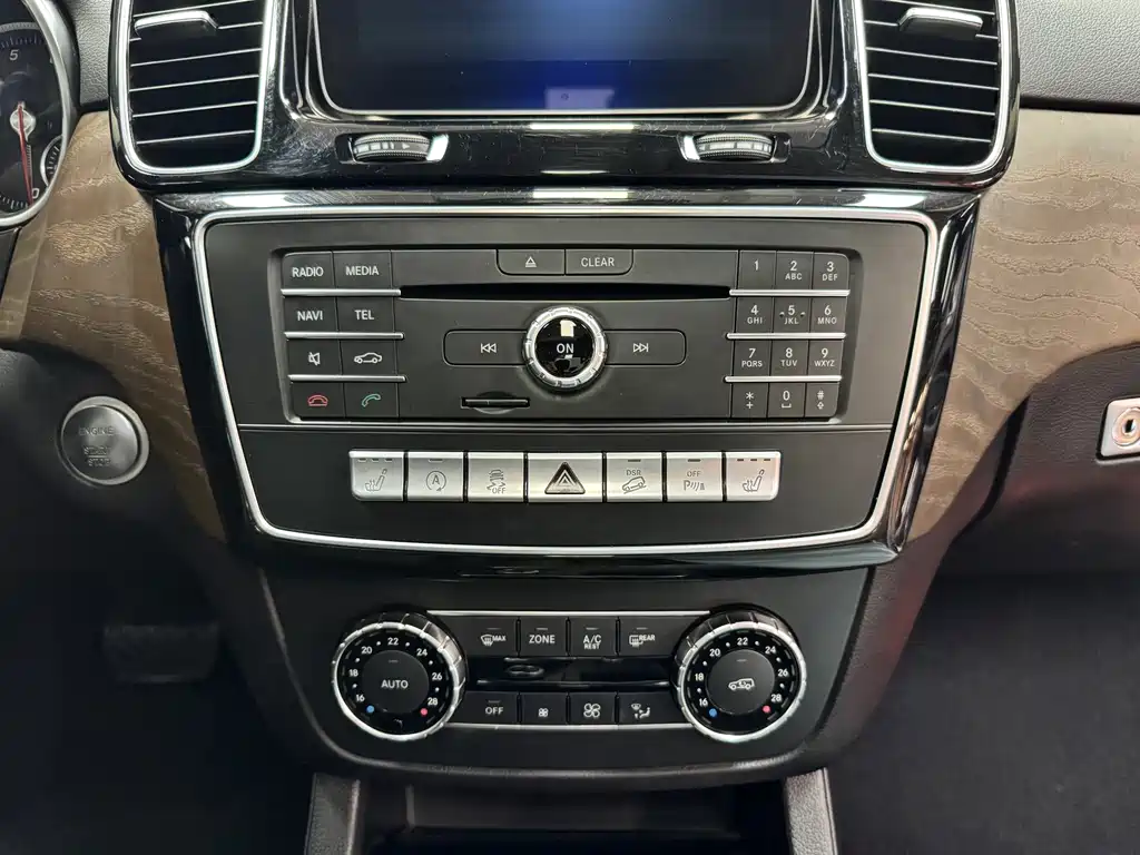 Mercedes-Benz GLE 2017 — фото 21
