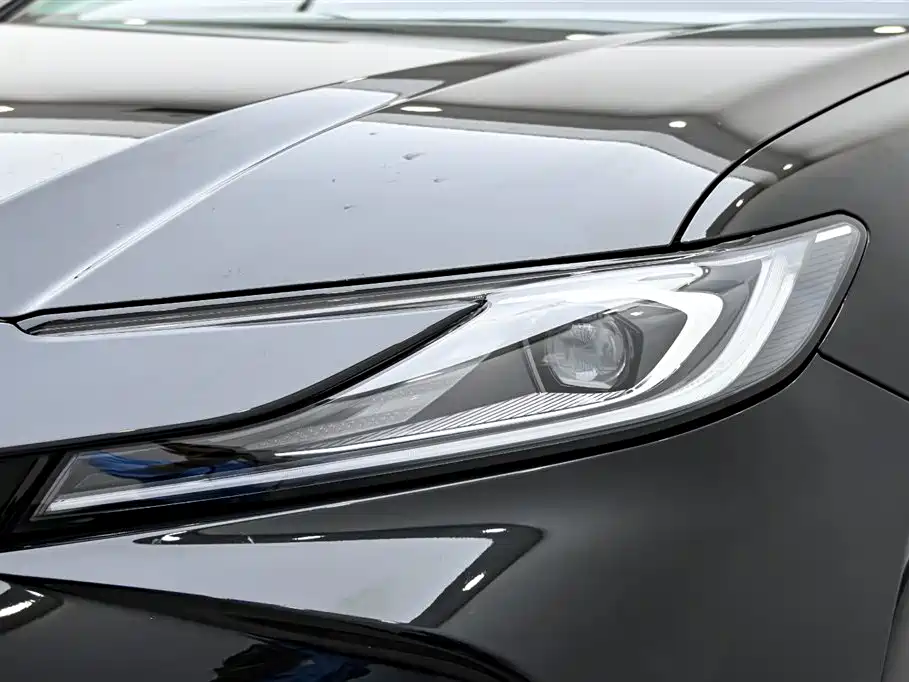 Toyota Camry 2024 — фото 9