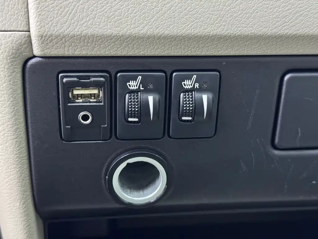 Toyota Sienna 2017 — фото 12