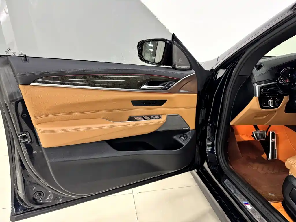BMW 6 Series GT 2022 — фото 8