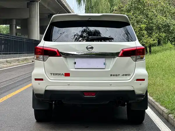 Nissan Terra 2018