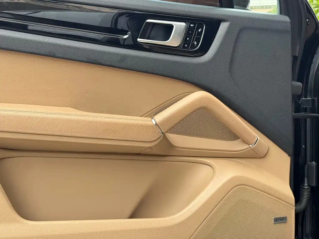 Porsche Cayenne 2019 — фото 20