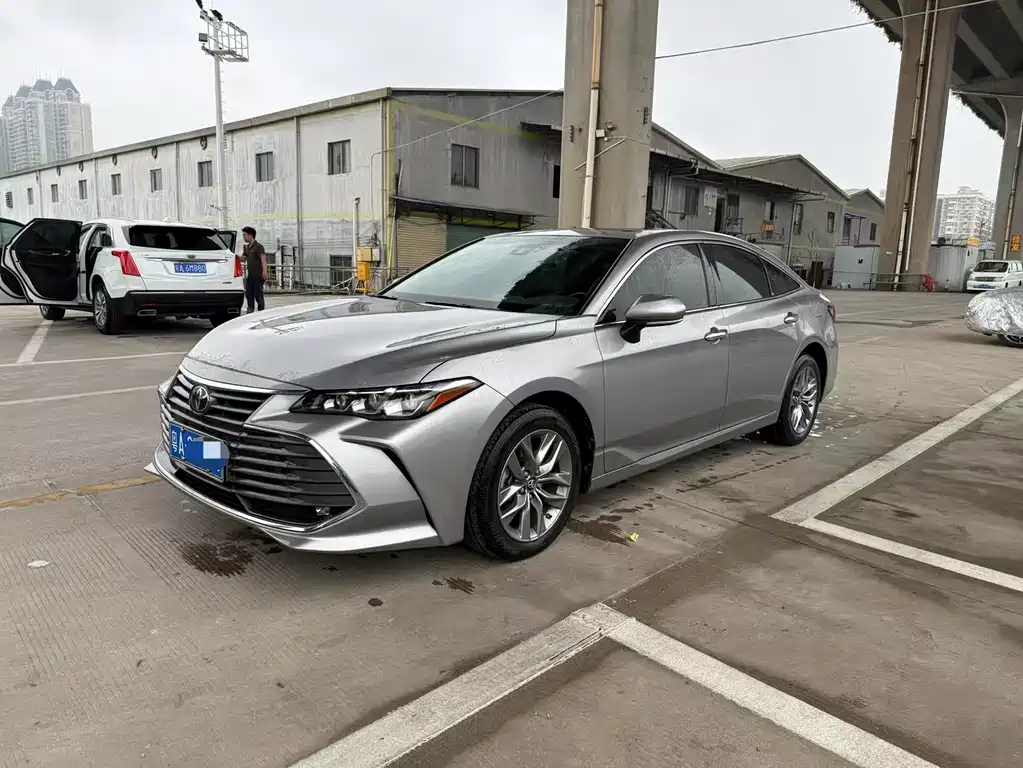 Toyota Avalon 2022 — фото 1