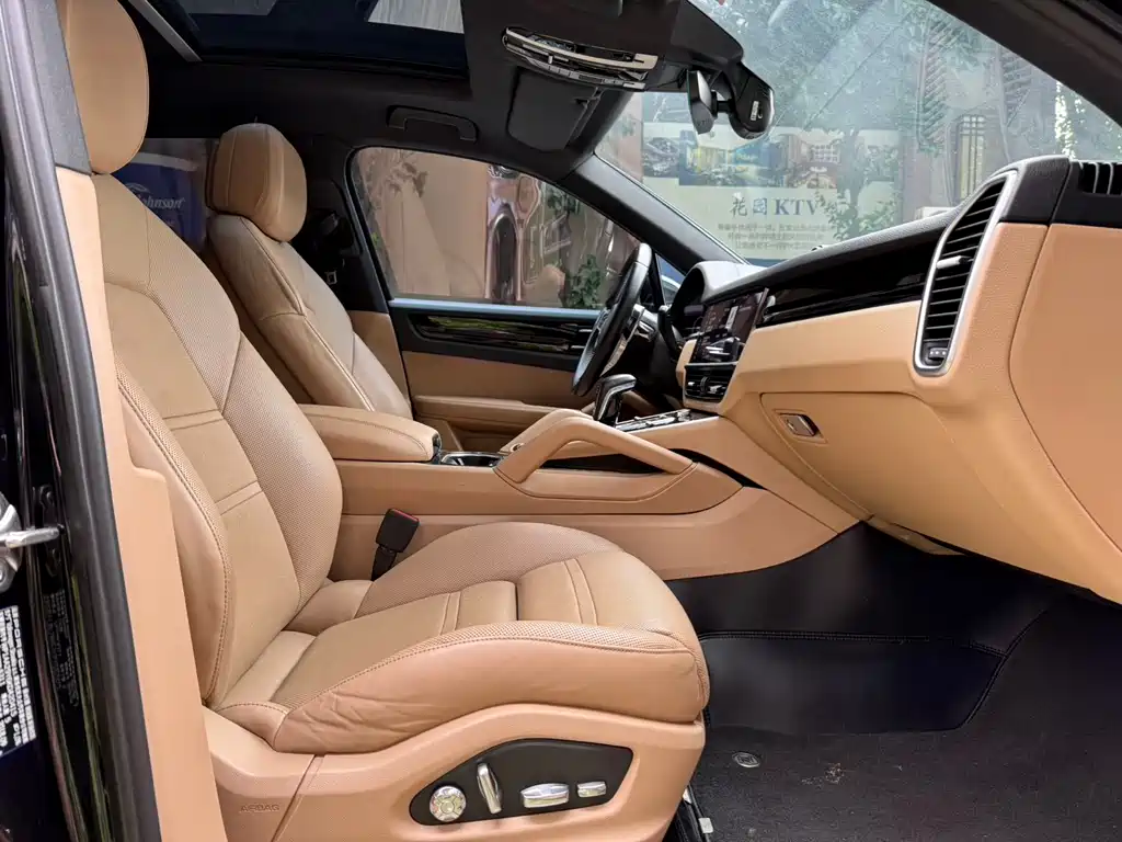 Porsche Cayenne 2019 — фото 15