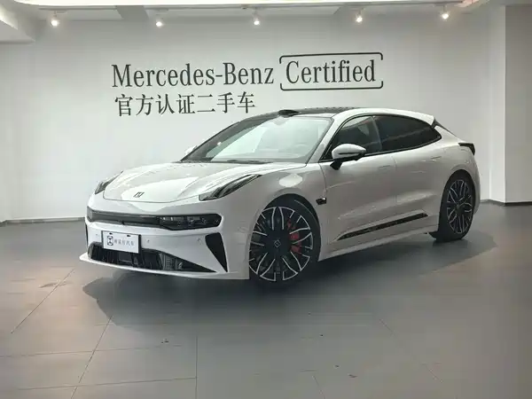 Zeekr 001 2025