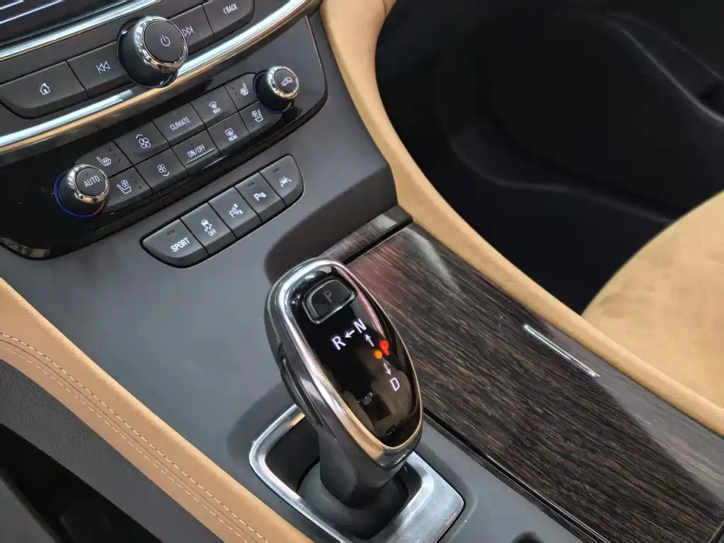 Buick LaCrosse 2017 — фото 10