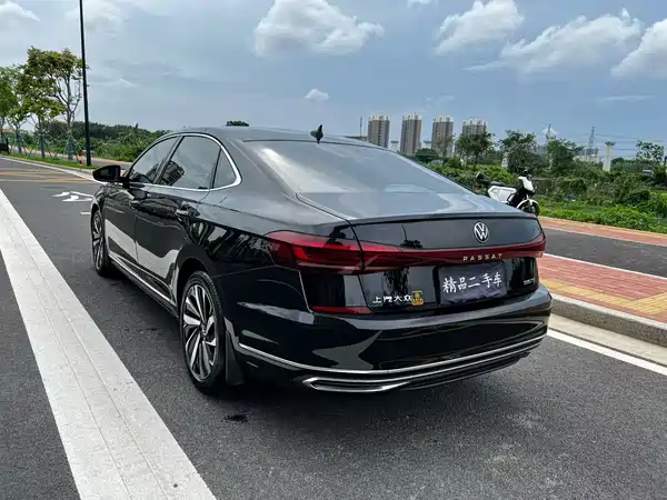 Volkswagen Passat 2023