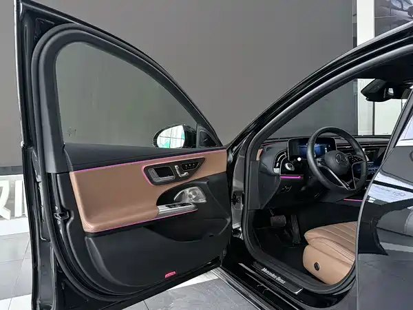 Mercedes-Benz E-Class 2025