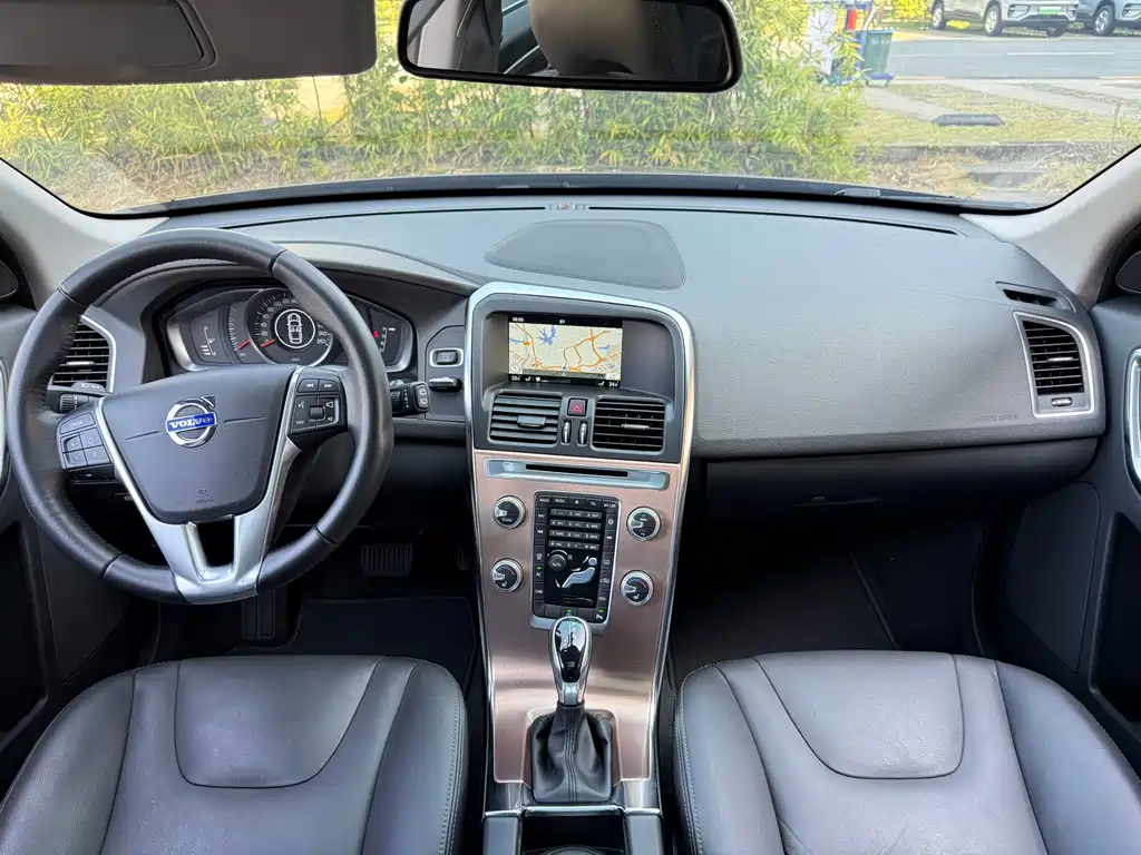 Volvo XC60 2015 — фото 11