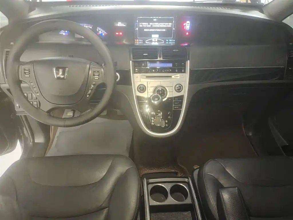 Luxgen Big 7 MPV 2015 — фото 10