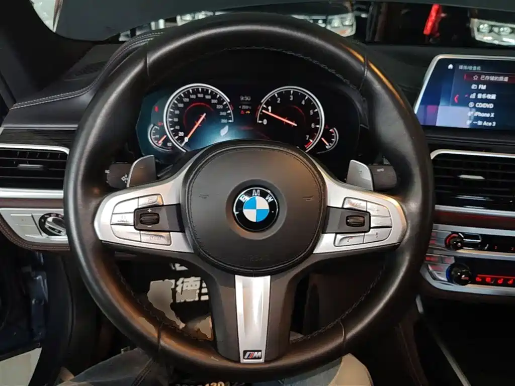 BMW 7 Series 2018 — фото 11