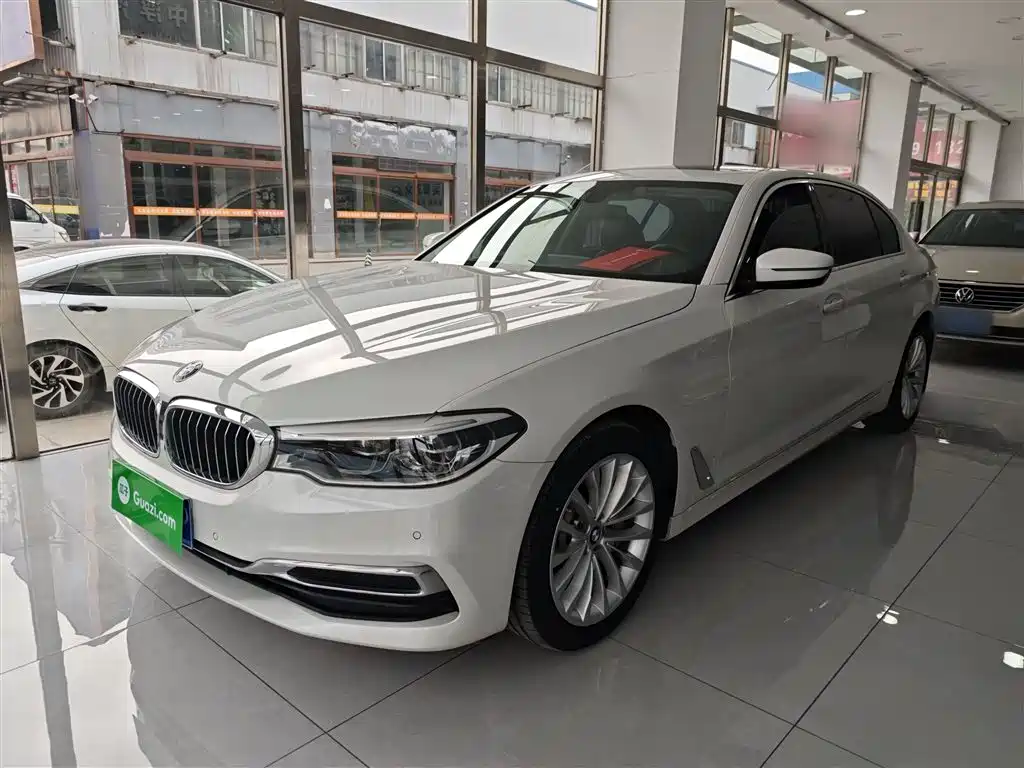 BMW 5 Series 2020 — фото 1