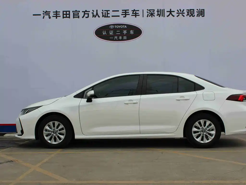 Toyota Corolla 2023 — фото 3