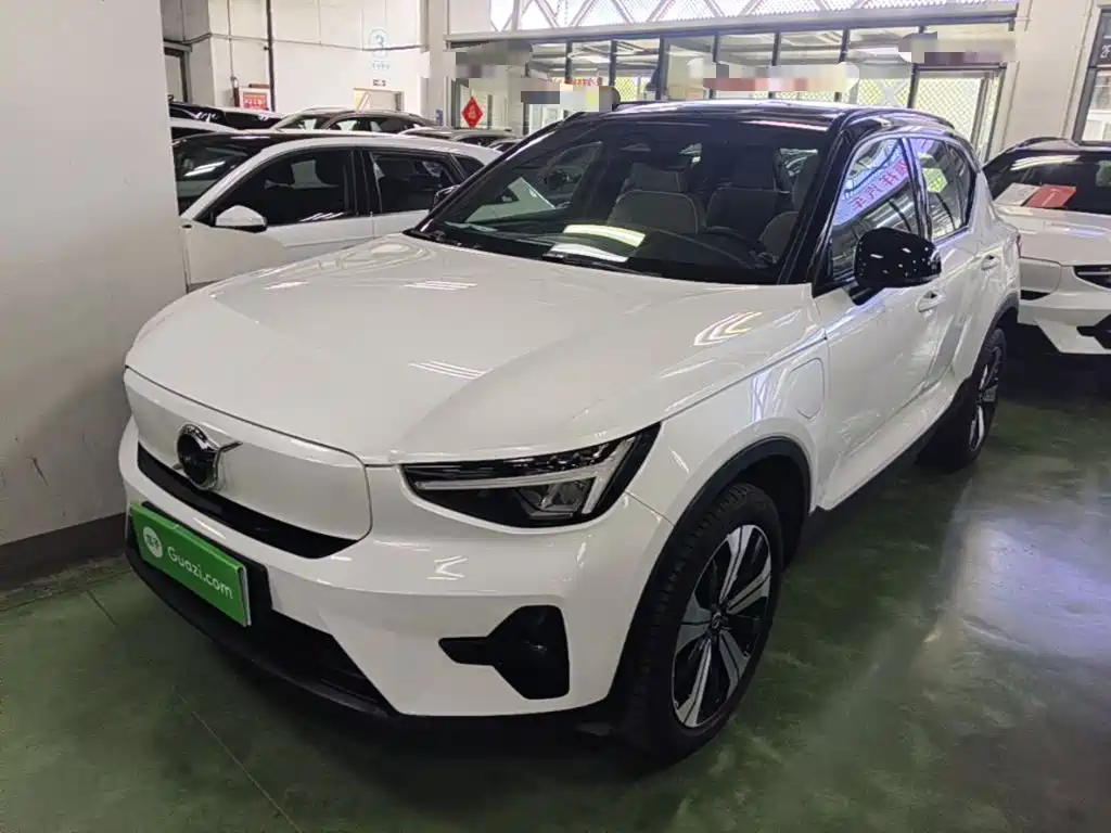 Volvo XC40 New Energy 2023 — фото 2
