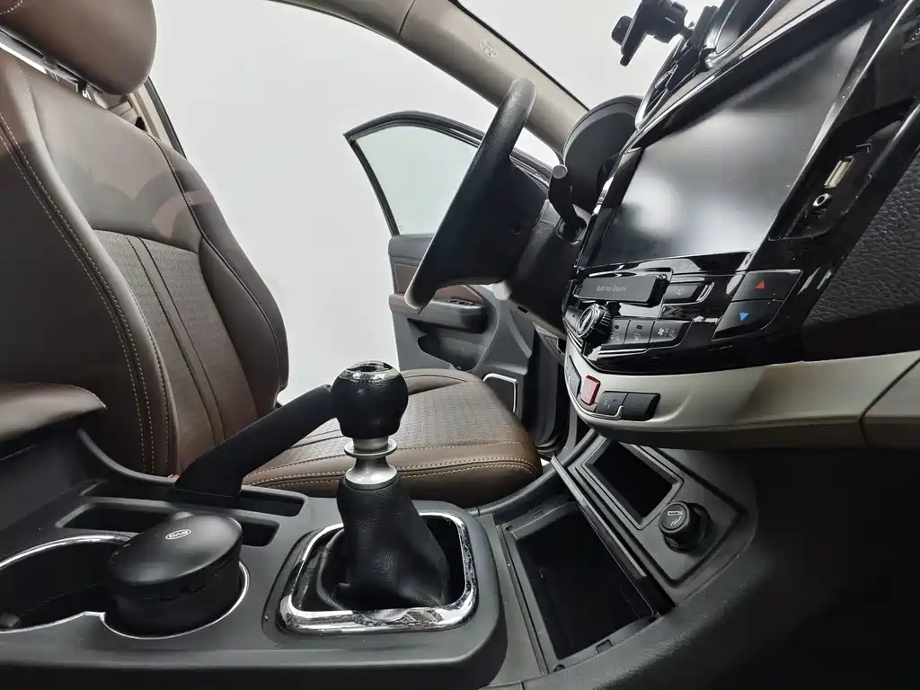 BYD S7 2015 — фото 15