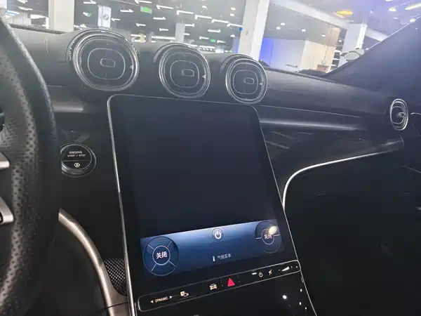 Mercedes-Benz C-Class 2024