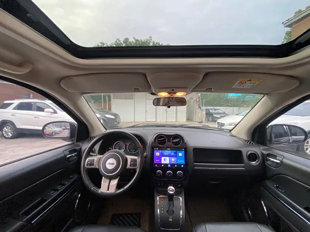 Jeep Compass 2013 — фото 6