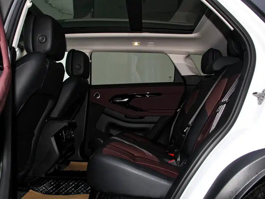 Land Rover Range Rover Evoque 2025 — фото 20