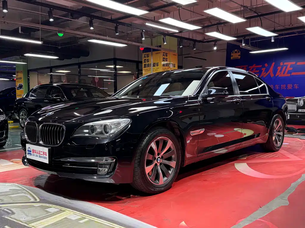 BMW 7 Series 2014 — фото 1