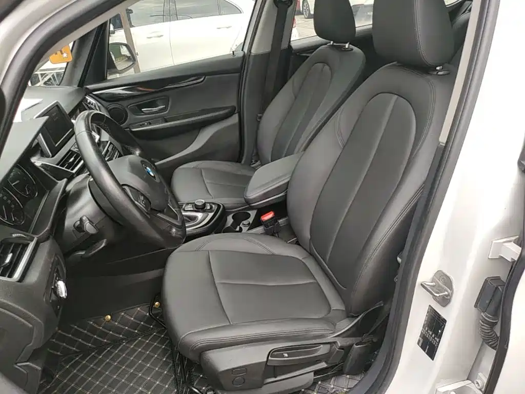 BMW 2 Series Station Wagon 2019 — фото 15