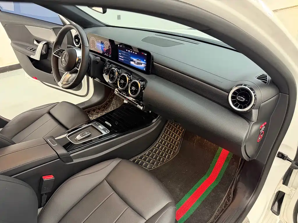 Mercedes-Benz A-Class 2023 — фото 14