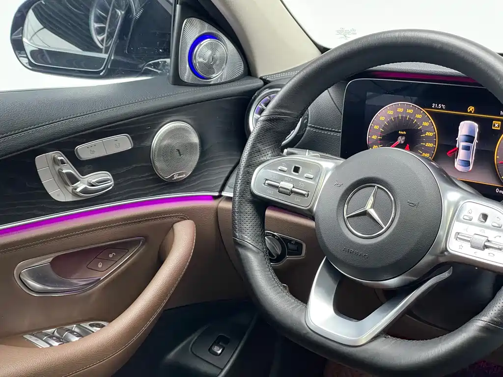 Mercedes-Benz E-Class 2020 — фото 15