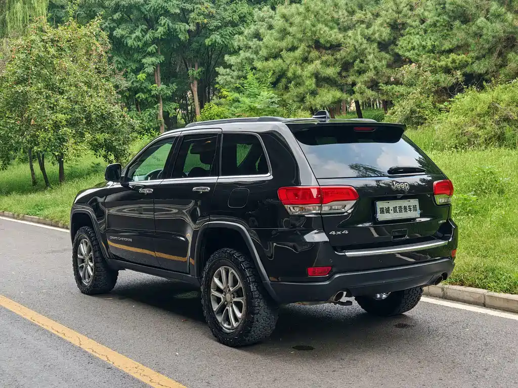 Jeep Grand Cherokee 2014 — фото 9