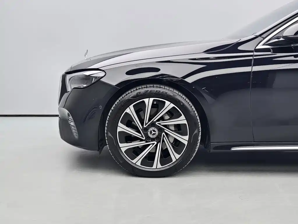 Mercedes-Benz E-Class 2024 — фото 4