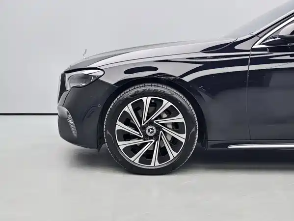 Mercedes-Benz E-Class 2024
