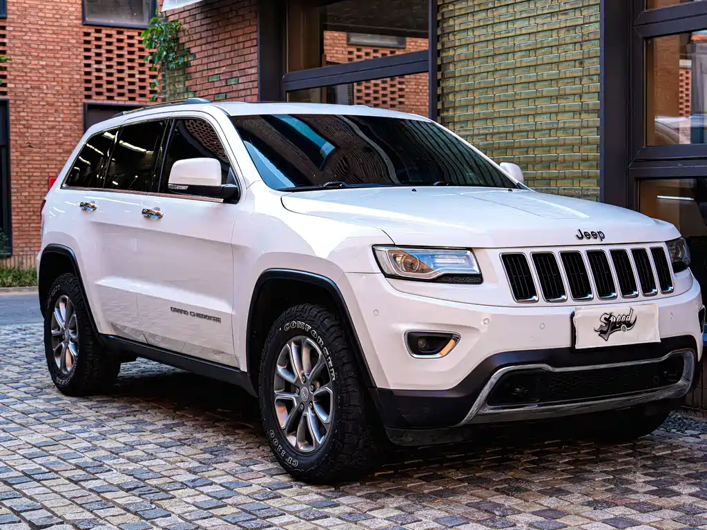 Jeep Grand Cherokee 2014 — фото 4