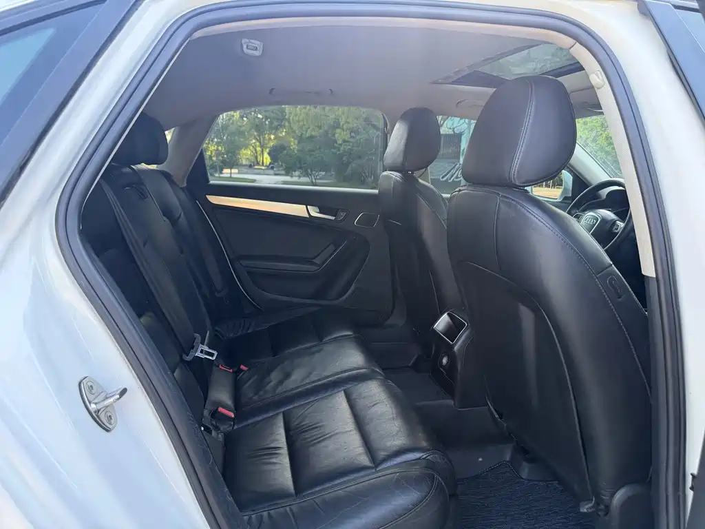 Audi A4L 2012