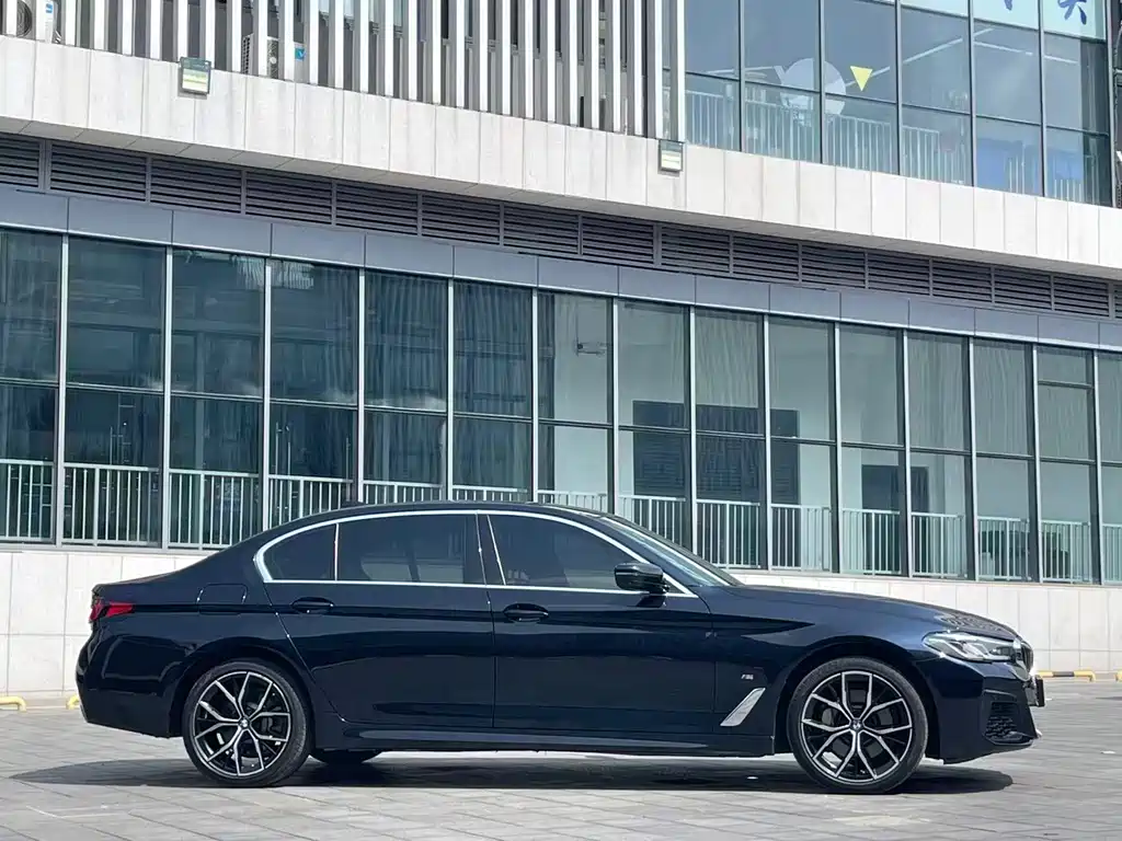 BMW 5 Series 2023