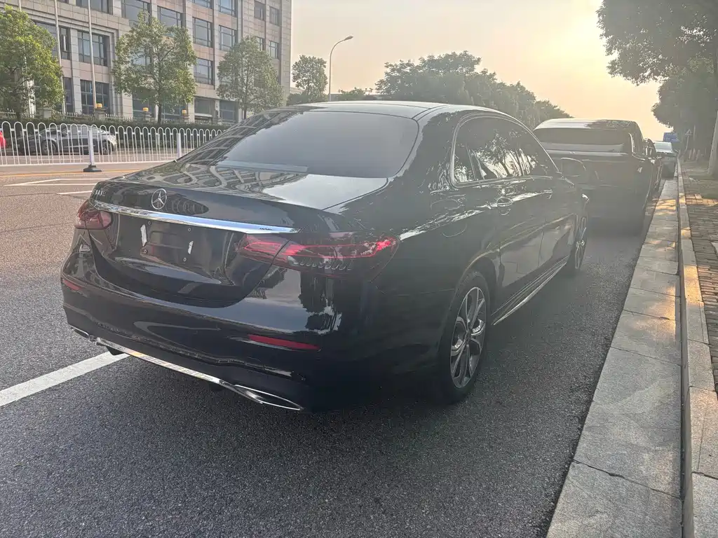 Mercedes-Benz E-Class 2021