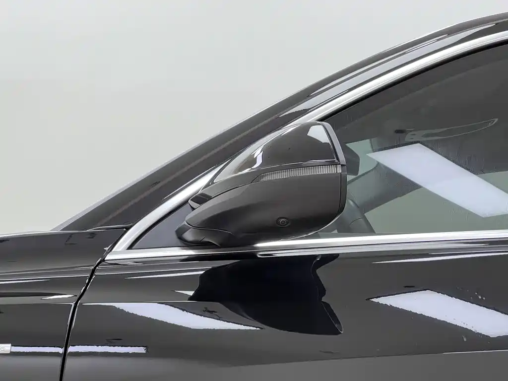 Audi Q8 2021 — фото 29