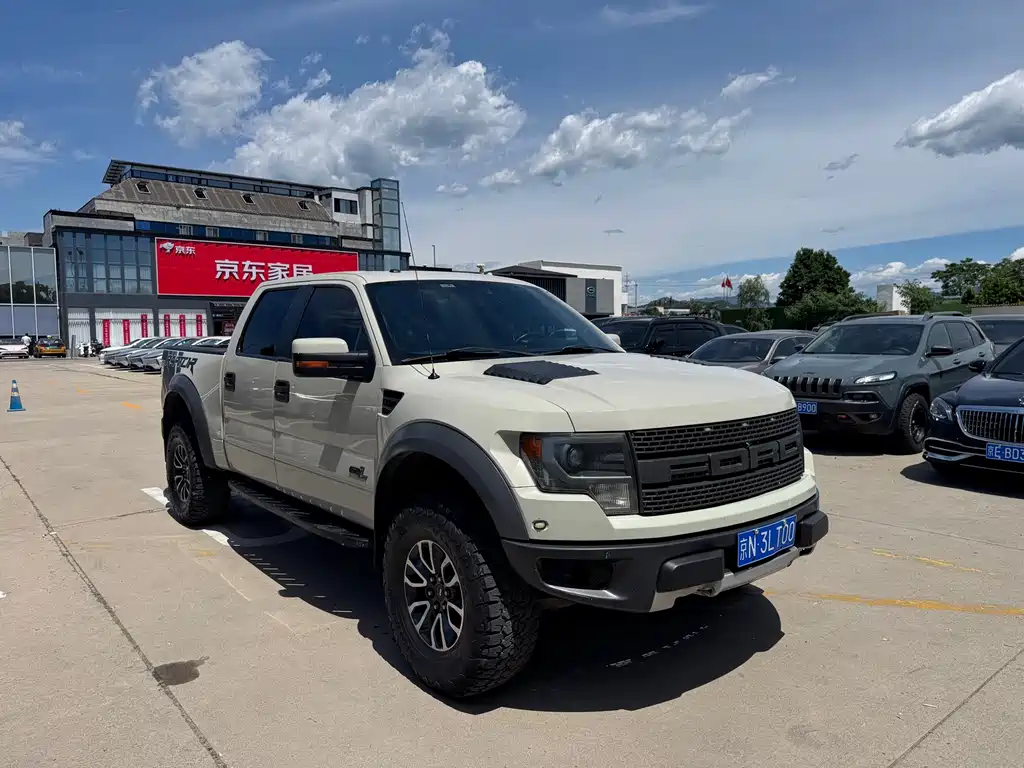 Ford F-150 Raptor 2014