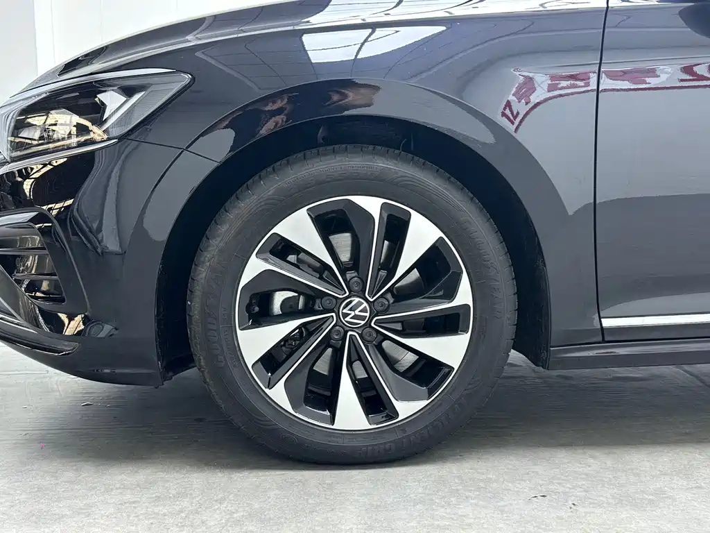 Volkswagen Passat 2022 — фото 15