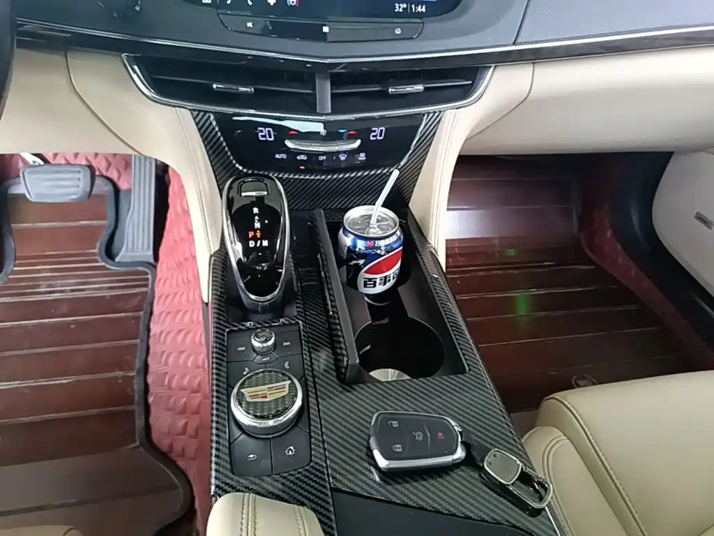 Cadillac CT6 2020 — фото 14