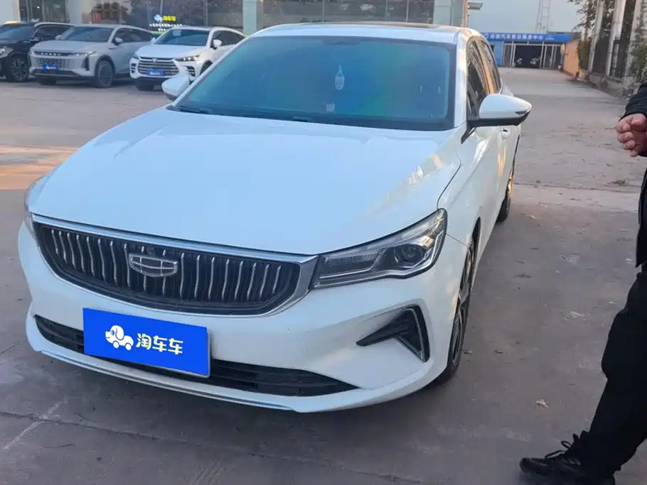 Geely Emgrand 2023