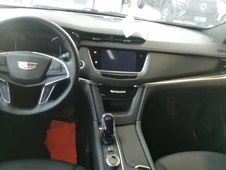 Cadillac XT5 2019 — фото 13