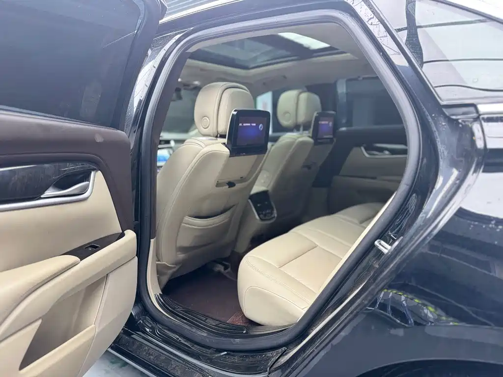 Cadillac XTS 2015 — фото 13