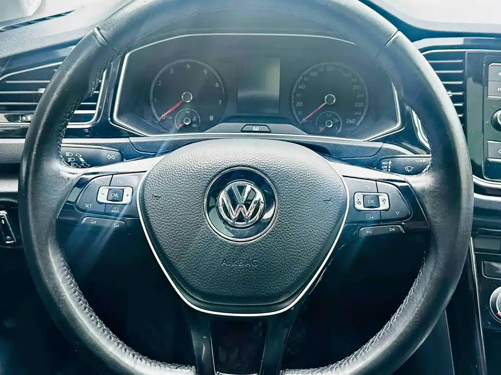 Volkswagen T-Roc 2019 — фото 15