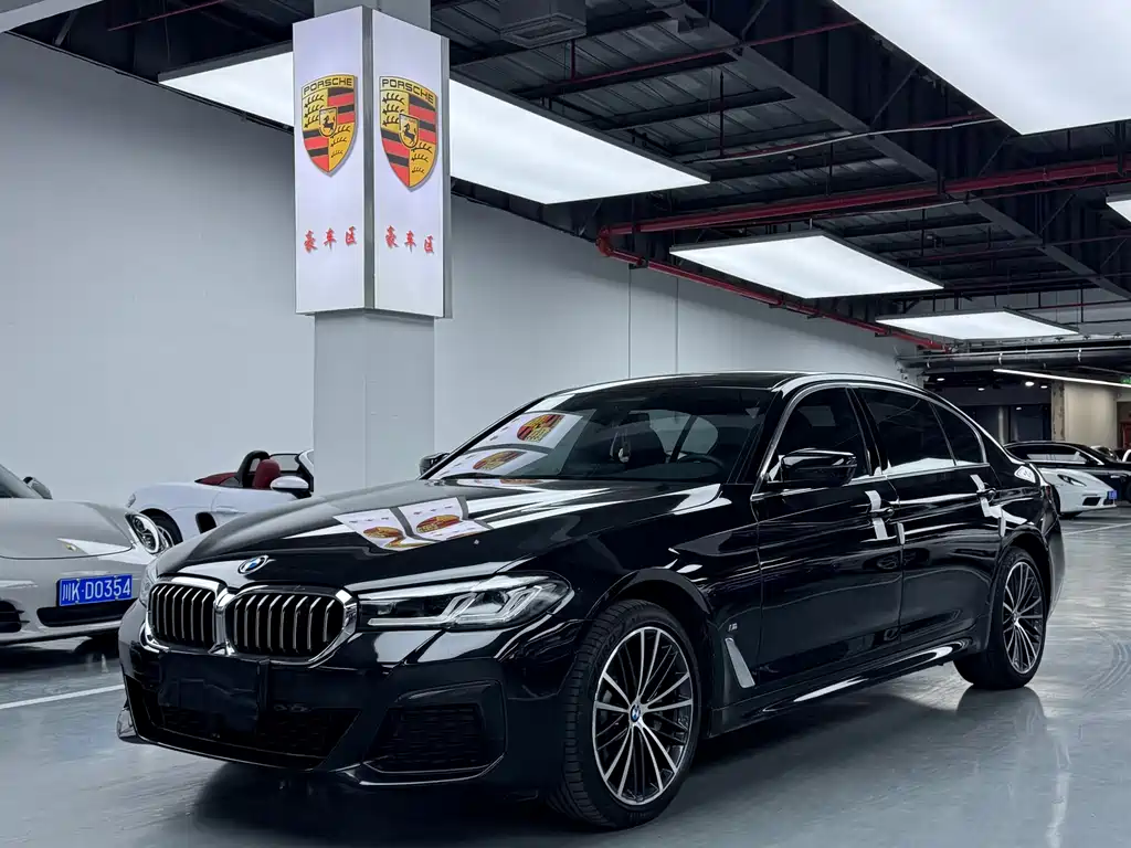 BMW 5 Series 2021 — фото 1