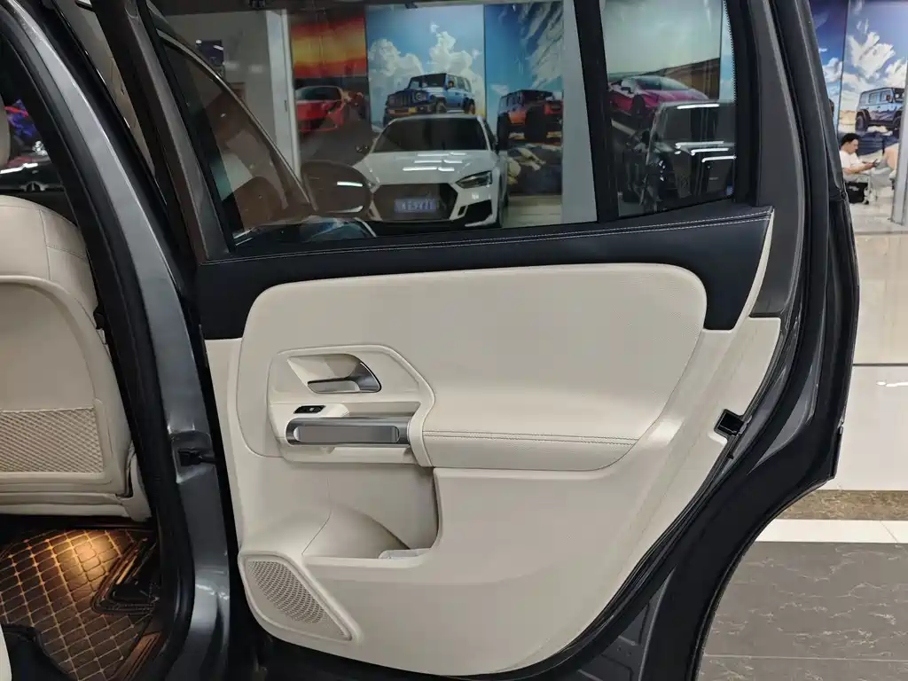 Mercedes-Benz EQB 2023 — фото 10