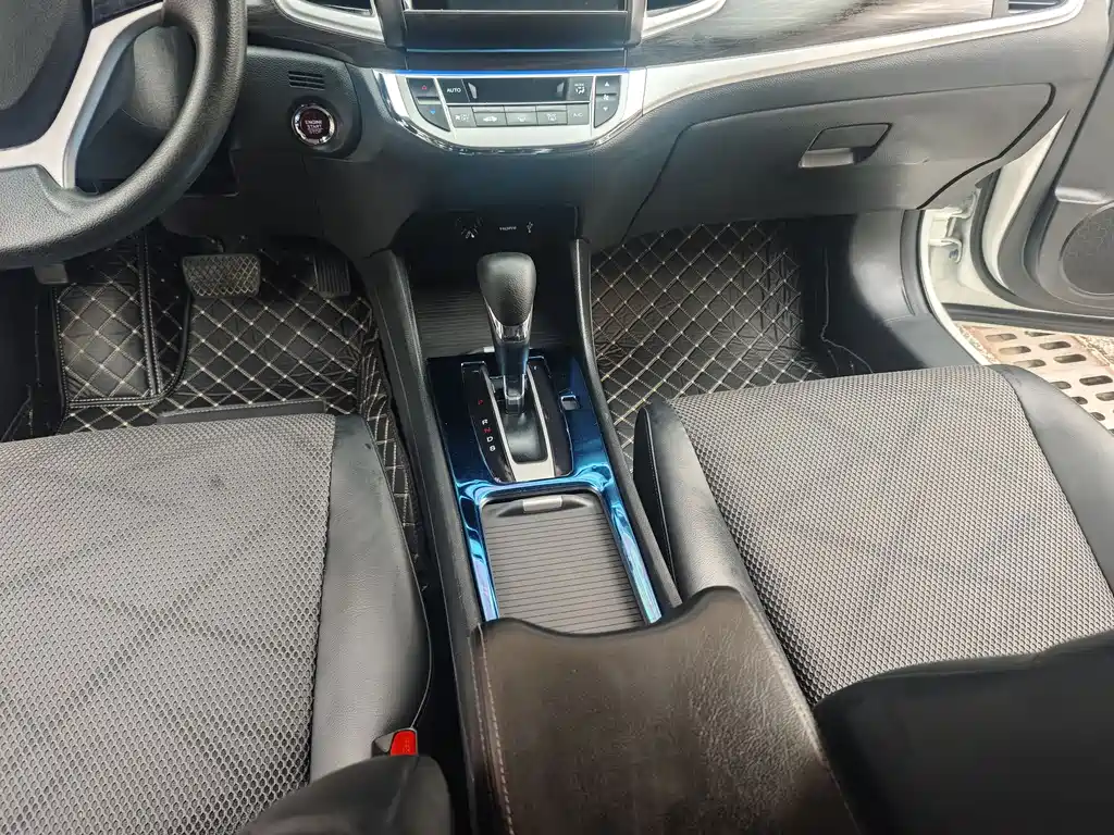 Honda Jade 2015 — фото 14
