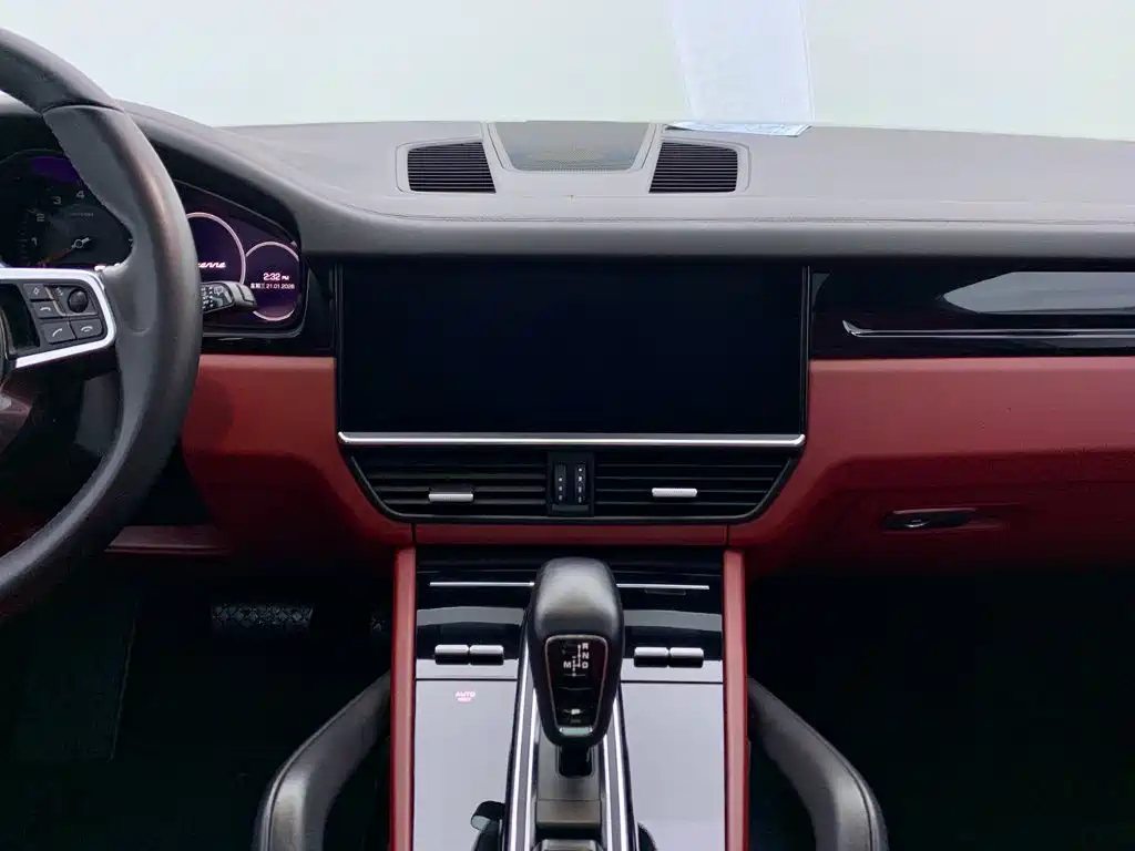 Porsche Cayenne 2021 — фото 24