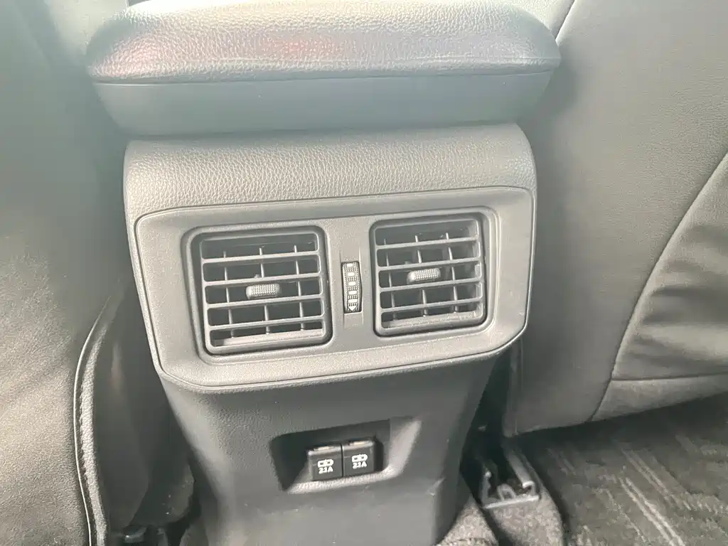 Toyota RAV4 2020 — фото 15